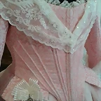 traje rosa 3