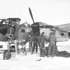 1944_P-38_en_mantenimiento