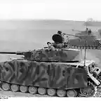 Bundesarchiv_Bild_101I-298-1759-25,_Nordfrankreich,_Panzer_IV