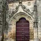 puerta de la iglesia