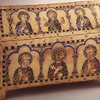 arqueta relicario de San Pedro, 1175-1185,taller de Limoges. Eglise de Sainte-Anne (Vaucluse)