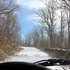 La carretera con nieve virgen