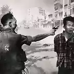1968 El jefe de polica sudvietnamita Nguyen Ngoc Loan ejecuta a un sospechoso del Viet Cong en Saign.