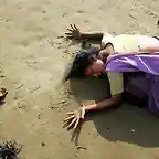 2004 Una mujer llora la muerte de un familiar suyo vctima del tsunami, en Cuddalore, India.