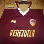 franela-venezuela-fvb-skyros-camiseta-vinotinto-basket-D_NQ_NP_605301-MLV20310414490_052015-F