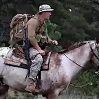 Aunque no lo parezca se trata de un miembro de los Navy Seal a caballo