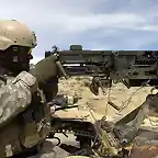 Soldado del Sptimo Grupo de las Fuerzas Especiales Aerotransportadas con su M2 de calibre 50