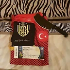 CkvOys7WgAAfcw-