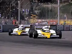 F1-1981-GP-de-LONG-BEACH-les-deux-RENAULT-de-PROST-et-de-Rene-ARNOUX-Photo-Bernard-BAKALIAN