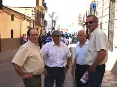 003, amigos esperando