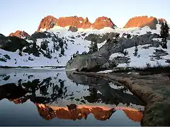 minarets_reflected_in_lake_ediza