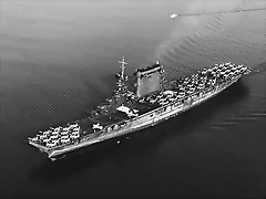 USS_Lexington_(CV-2)_leaving_San_Diego_on_14_October_1941_(80-G-416362)