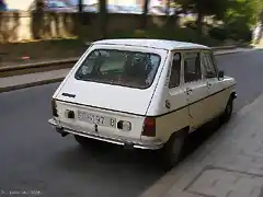 800px-Renault_6_back
