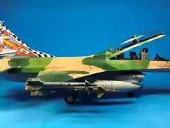 F16B 35An 4b