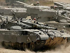 Tanques israelitas en la batalla de blindados.