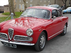 1024px-Alfa_Romeo_Giulietta_Sprint_Blaye_2013_01 1024px-Alfa_Romeo_Giulietta_Sprint_Blaye_2013_01