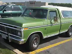 800px-73-75_Ford_F-100_XLT