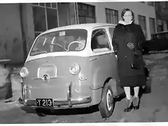 K?pavogur -  Lilja ?lafsd?ttir und ihr gewonnenner Fiat 600 Multipla, Island, 1958