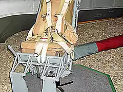 Ejection-Seat gloster