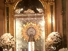 LA VIRGEN SIN MANTO SU COLUMNA LA VIRGEN SIN MANTO SU COLUMNA