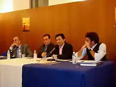 Juan Manuel en mesa redonda