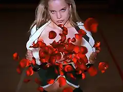 american-beauty-1999-movie-cheerleader-show-angela-hayes-roses-shirt-mena-suvari-review-lester-fantasy