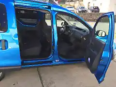 04 Dacia Dokker Stepway lateral puertas abiertas