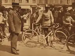 24. 1926 - Tour. 1? etapa, el japon?s Kisso Kawamuro no aguantar? la primera etapa y abandonar?