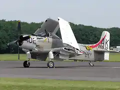 1200px-Douglas.skyraider.folded.arp