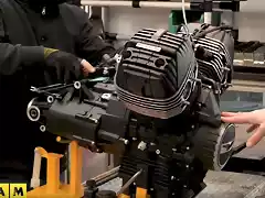 2019-02-27 14_29_35-(3) Moto Guzzi V85TT_ inizia la produzione - YouTube