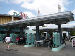 Flo's V8 Café