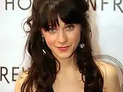 042408_zooey_deschanel_1