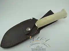 Cuchillo Desollador Hueso Ciervo 1 logo (Copiar)