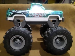 Chevy Silverado 4x4 Monster MAJORETTE (9)