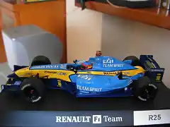 04 RENAULT R25