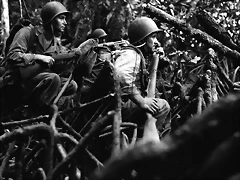 Marines patrullando en las islas Vella Lavella en el Pacífico Sur. 13 de septiembre de 1943 Marines patrullando en las islas Vella Lavella en el Pacífico Sur. 13 de septiembre de 1943
