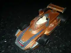 F1 Brabham BT45 rnaranja metalizado 1