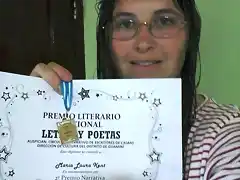 Laura Kent con diploma