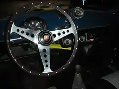 el volante es ABARTH.