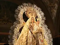 vistiendo a la virgen 4