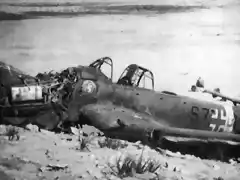 BW-photo-Junkers-Ju-87D3-Stuka-2.SG3-(S7+GK)-crash-site-Tunisia-1942-01