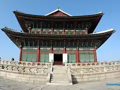 Korean-gyeongbokgung-palaceKorea-485x728