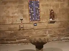 HARO (LA RIOJA) iglesia de santo tomas s.xvi PILA BAUTISMAL ROMANICA