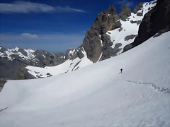bajo llambrion bajo llambrion