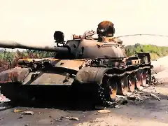 Destroyed_tank_on_the_road_to_Drnis_1_m