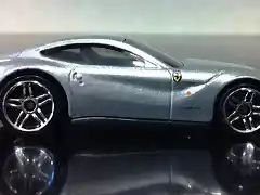 Ferrari F12 Berlinetta_2014_1