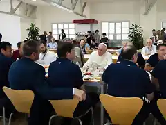 el Papa almuerzon con algunos empleados