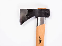 425-outdoor-axe_4-2-1440x1025