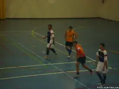 Moto ugando al futbol Moto ugando al futbol