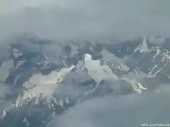 Sobrevolando los Alpes Suizos